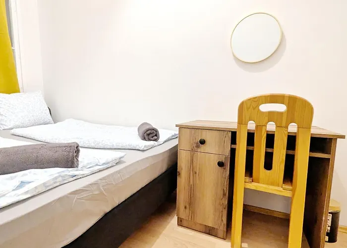 Hospedagem domiciliar Spacious - 15 Min From Airport & Center, 5 Min From Main-bus Station Ez8
