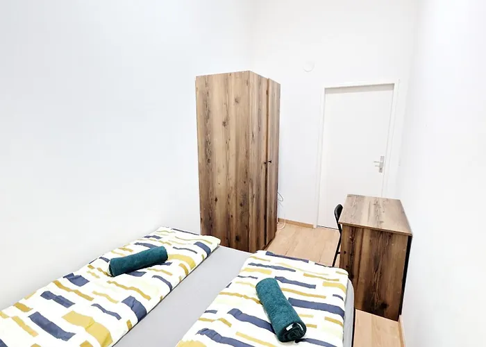 Hospedagem domiciliar Spacious - 15 Min From Airport & Center, 5 Min From Main-bus Station Ez8 *